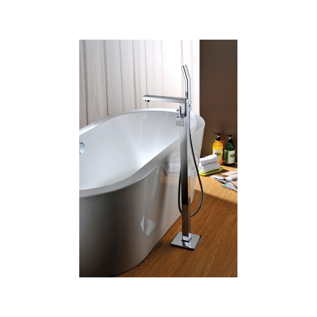 FREESTANDING SQUARE BATH TAP